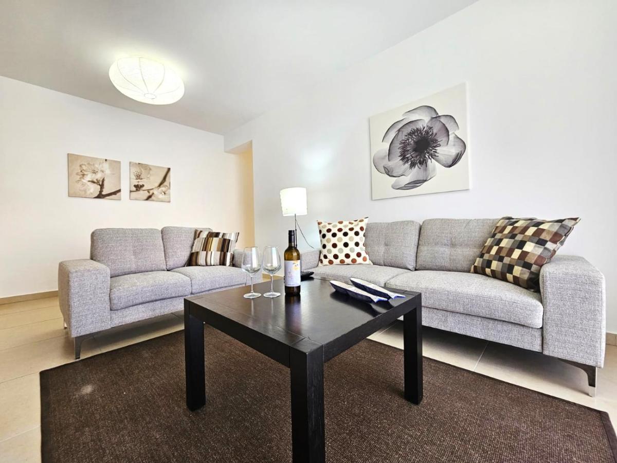 Elysia Park Apartments Paphos Esterno foto