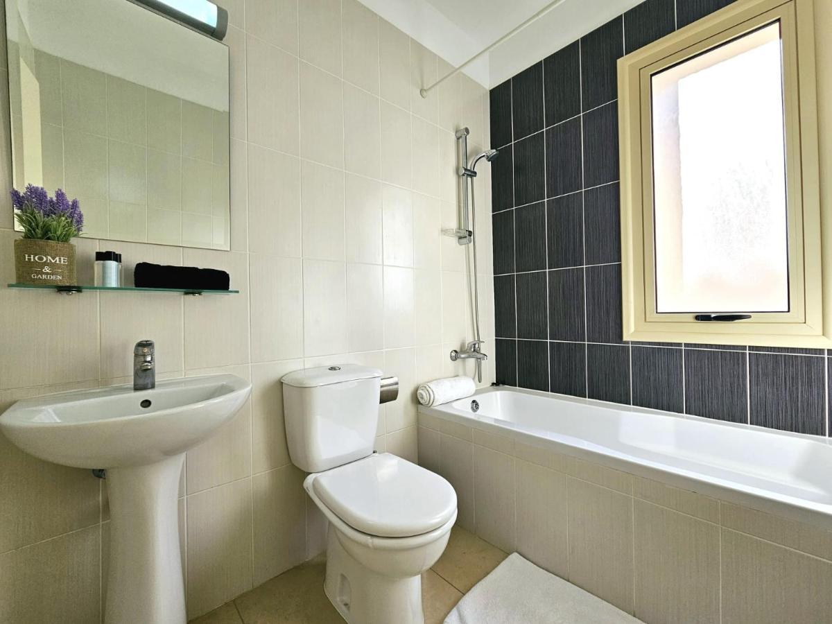 Elysia Park Apartments Paphos Esterno foto