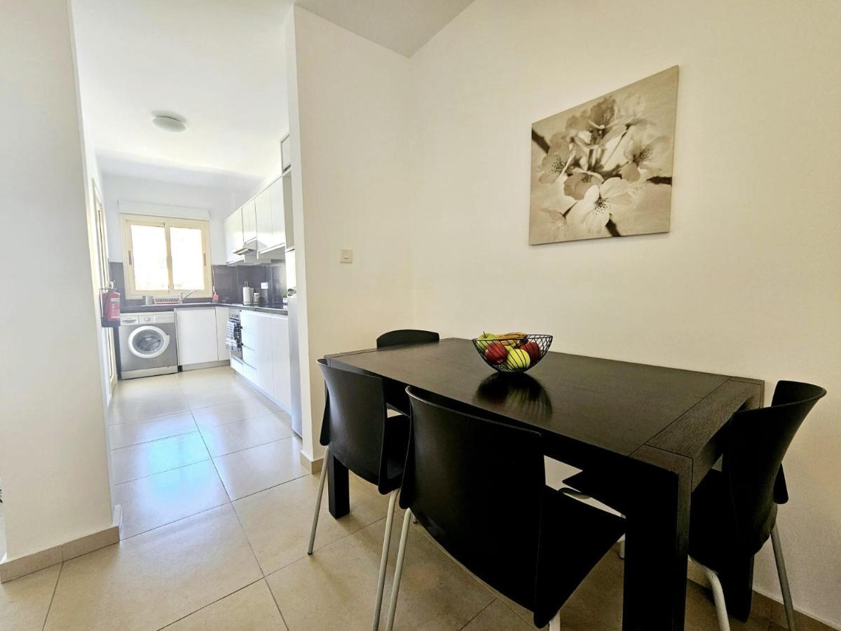 Elysia Park Apartments Paphos Esterno foto