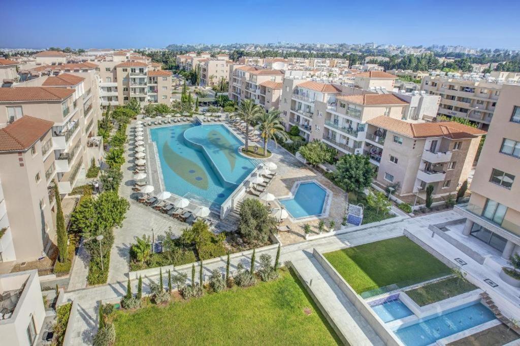 Elysia Park Apartments Paphos Esterno foto