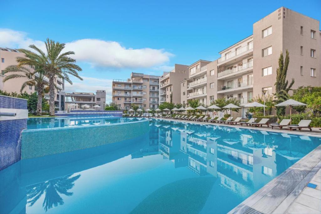 Elysia Park Apartments Paphos Esterno foto